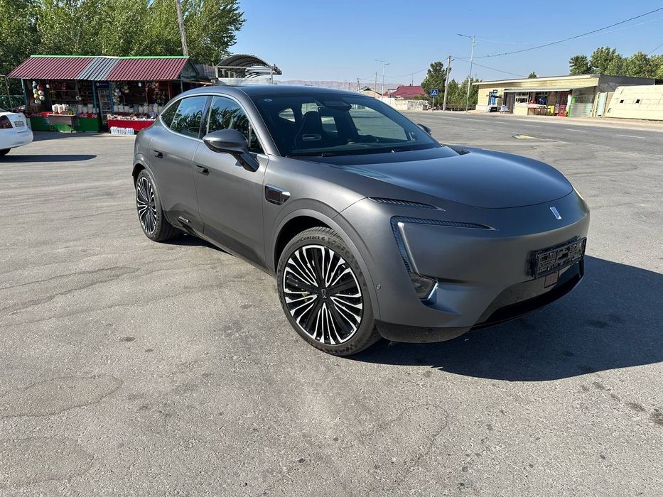 Avatr 11 AWD 2024