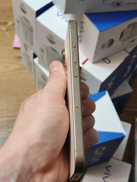 IPhone 16 pro 256gb desert sim