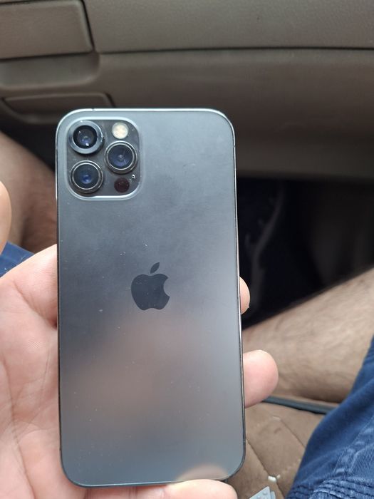 IPhone 12 pro в хорошем состоянии