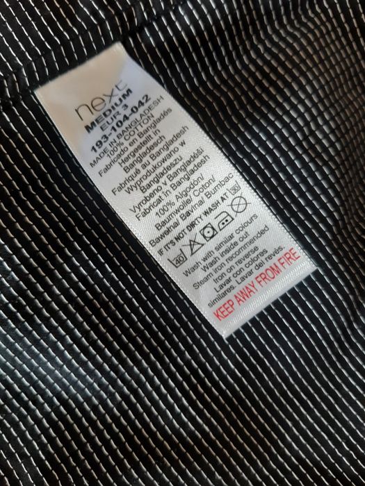 Set 4 camasi mărimile S / M , casual , cu maneca lunga