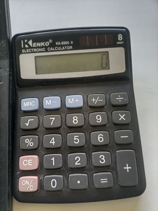 Продам калькуляторы 3 шт.