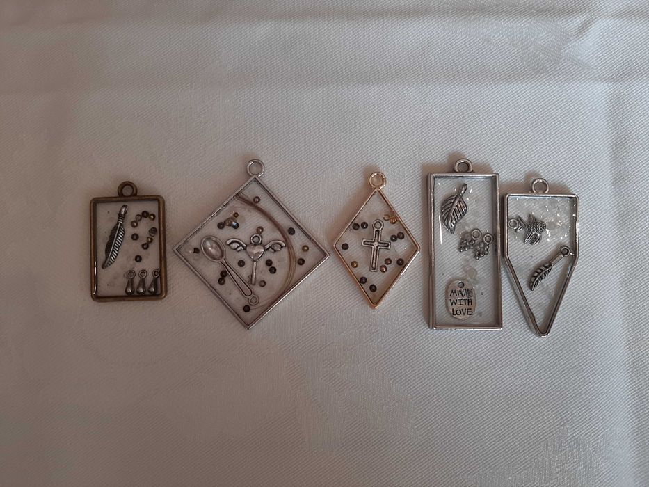 Медальон от епоксидна смола