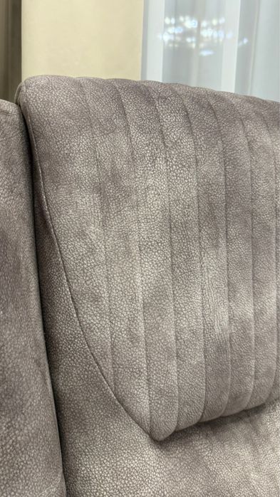 Продам Диван и два Кресла