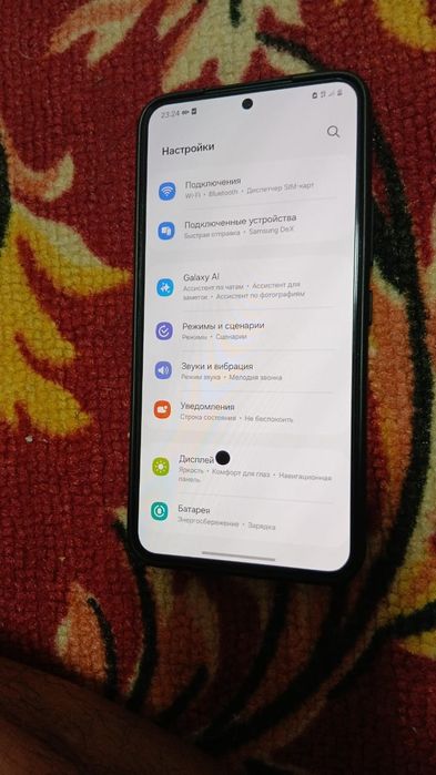 Самсунг s22 128гик с пятном на экране