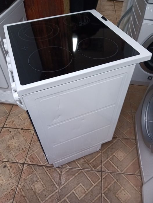 Като нова свободно стояща печка с керамичен плот VOSS 2години Гаранция