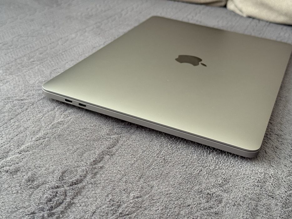 Като Нов 13.3'Macbook Pro M1/16GB Ram/512GB SSD/Space Gray
