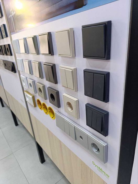 Продам розетки выключатели