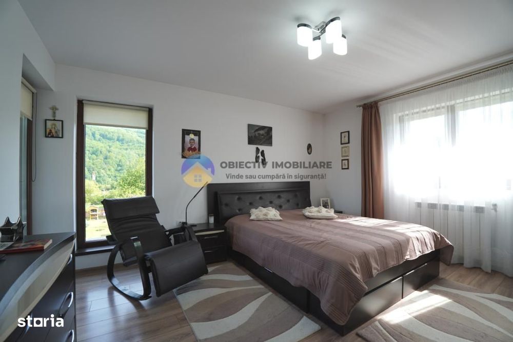 Casa si teren langa lacul Pangarati , mobilata si utilata
