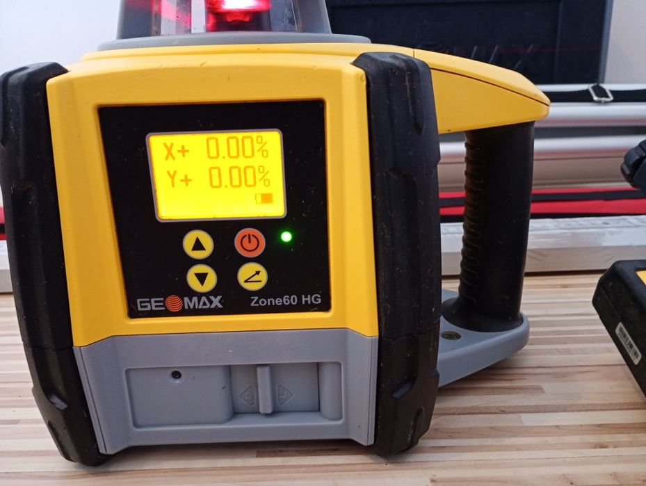 Nivelă laser Geomax Zone 60 HG dublă pantă