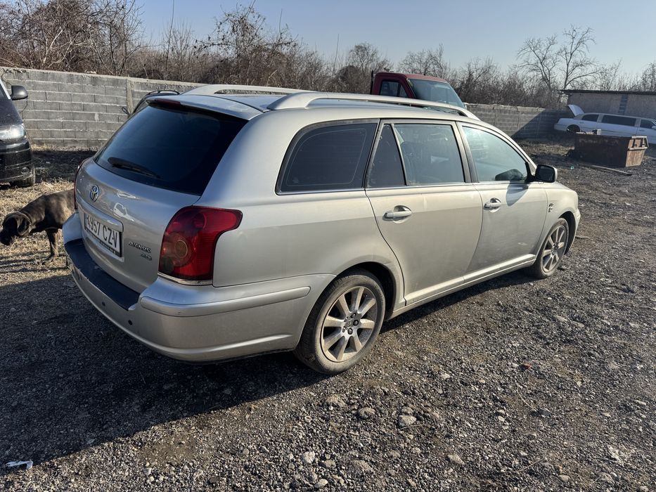 Toyota avensis 2.0 dizel само на части