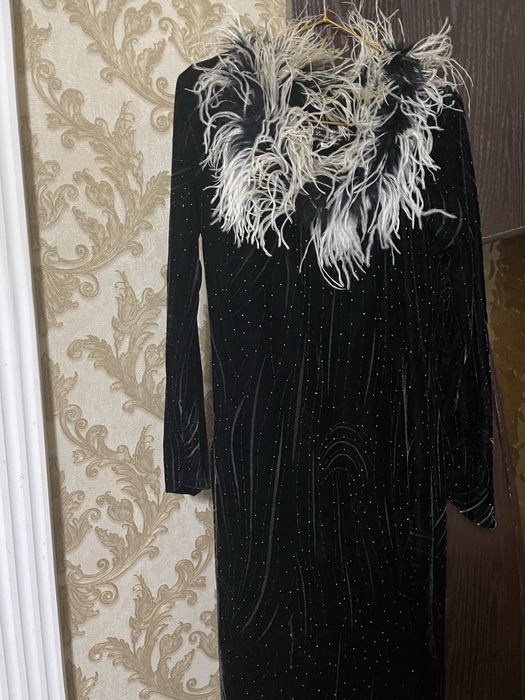 Кофточки нарядные ,вилюровое платье с перьями , турция, разм 44-46