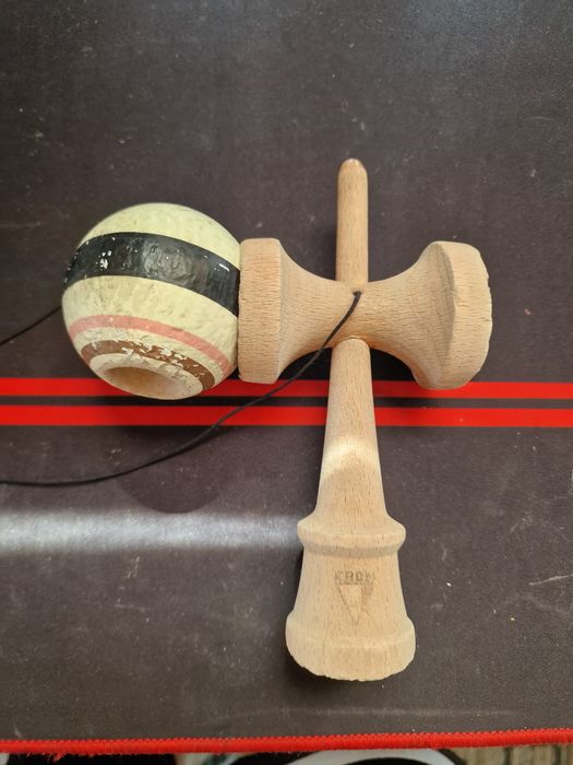 Kendama strogo neapolitan vanila