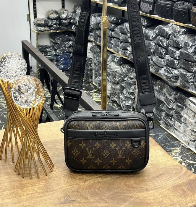 Мъжка чанта / Мъжки чанти Louis Vuitton