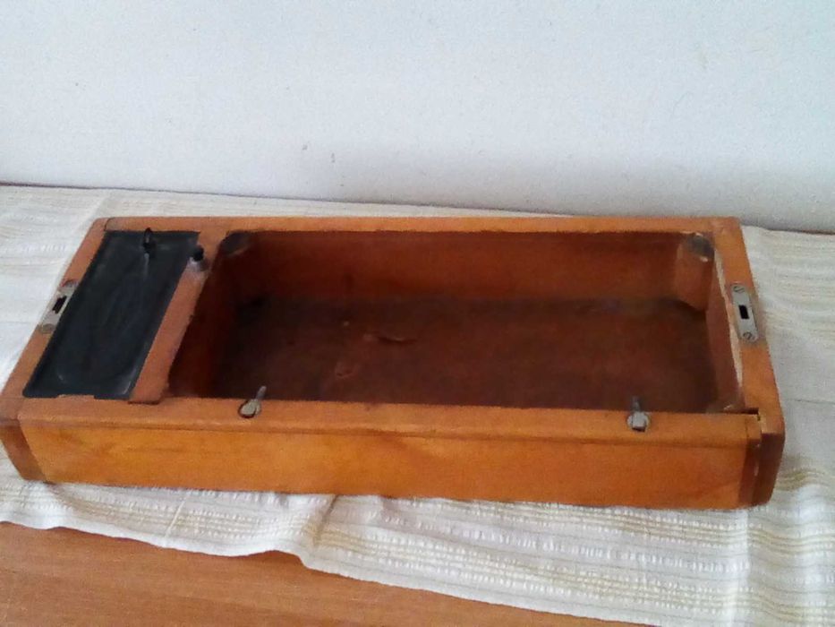 Капак/основа за шевна машина