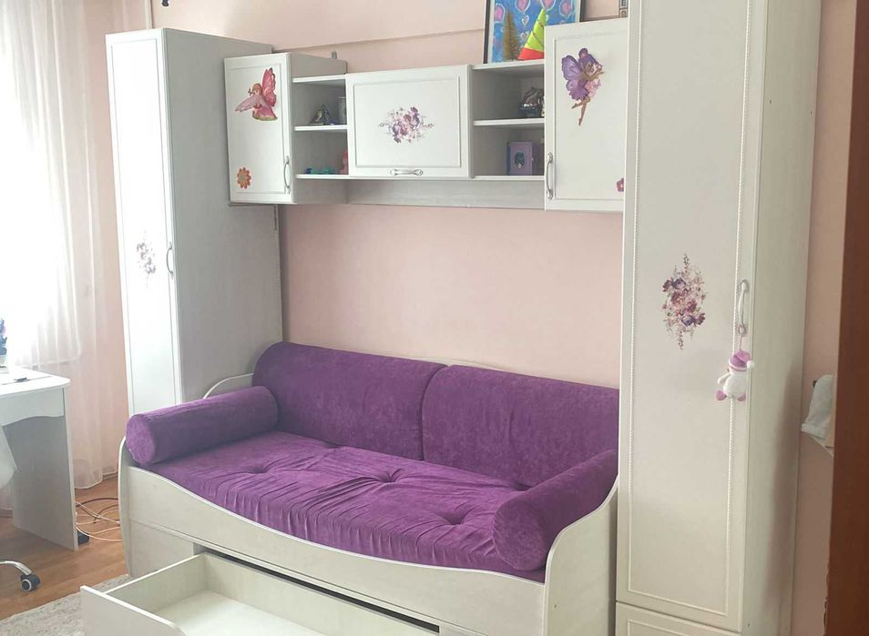 Продам диван детский для девочки