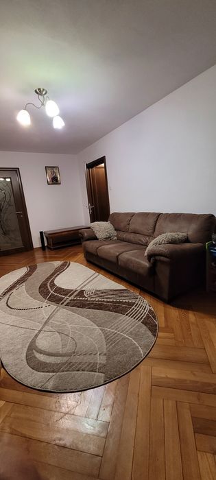 Inchiriez Apartament 3 camere 2bai CT Dristor