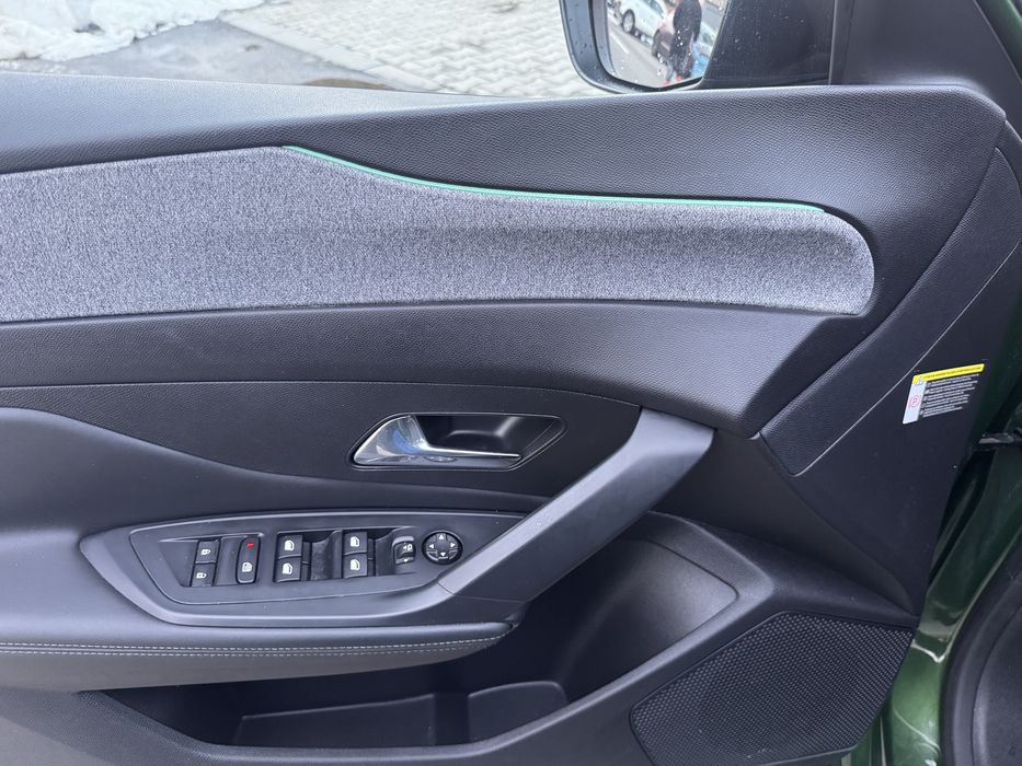 Peugeot 308 GT Line 1.2 Turbo Automata / Model Full vand sau schimb