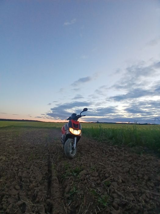 Vând sau schimb scuter kymco super 9 50cc