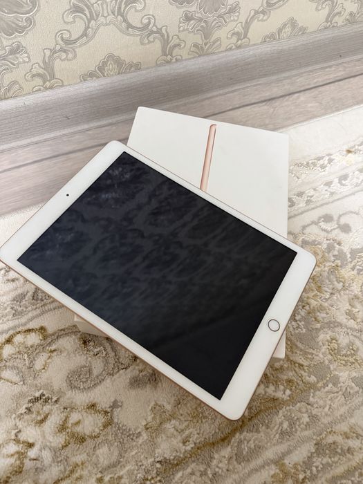 Продаю Ipad 8 поколение