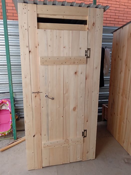 Продам туалет. Деревянный.уличный