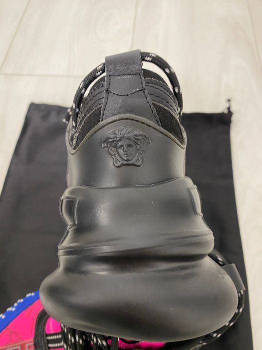 Versace Chain Reaction
