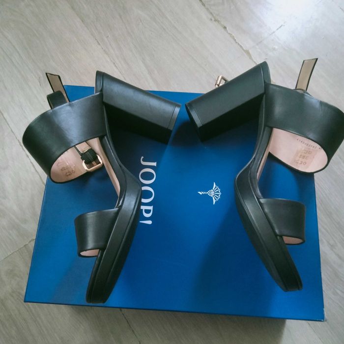 Дамски обувки Joop! - естествена кожа.