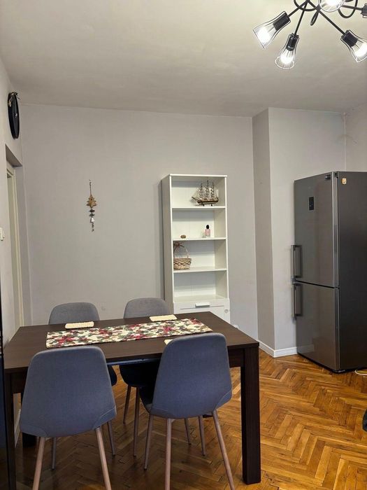 Тристаен, под наем, Център-пл. Македония