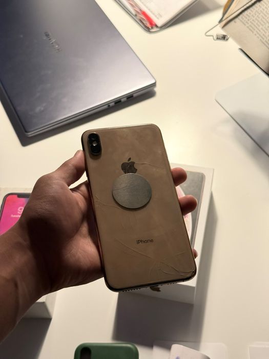 iPhone X ; iPhone Xs Max