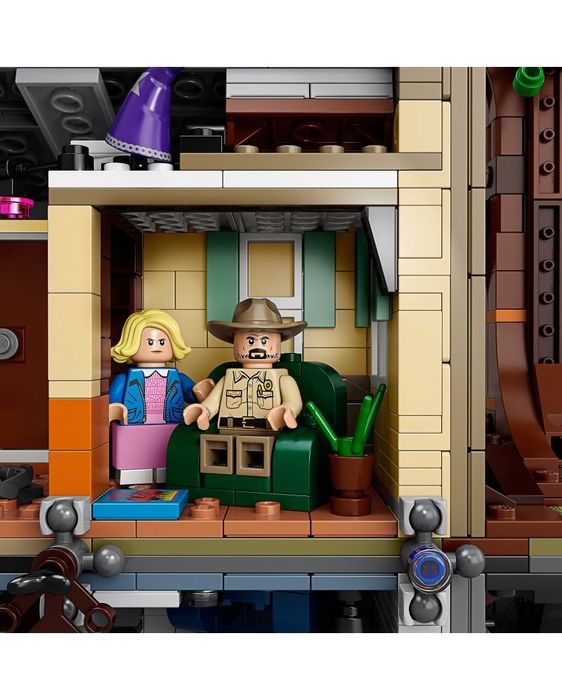LEGO 75810  Stranger Things - Обърнатият свят The Upside Down 75810