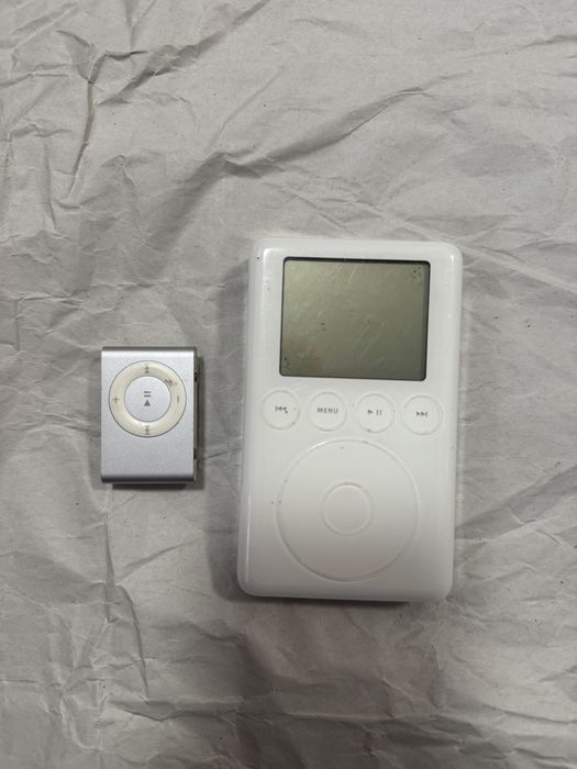 iPod Classic Generația 3 (2003) de Colecție - Modelul cu 4 Butoane Touch