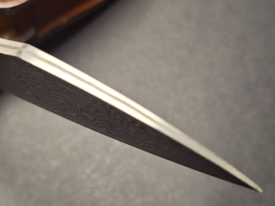 Сгъваем нож от дамаска стомана VG-10 и кожен калъф