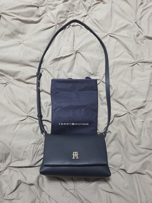 Geanta Tommy Hilfiger crossbody