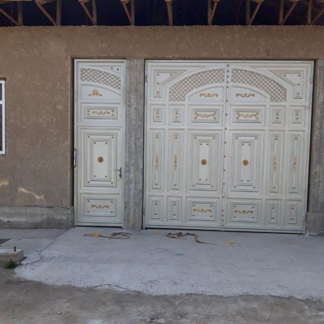 темир дарвоза сотилади