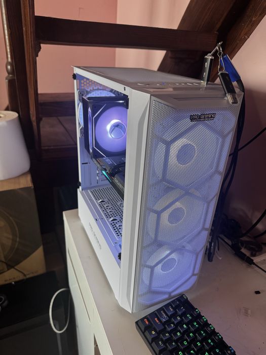 PC Gaming Ryzen 5 5600X 16 GB Ram RX 6600 XT