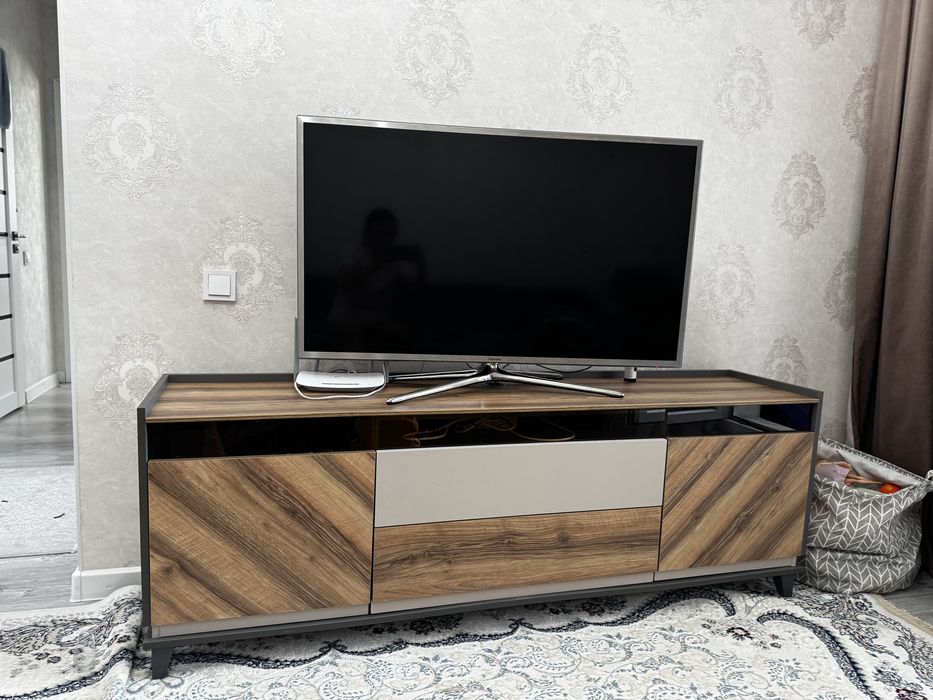 Продам шкаф под телевизор