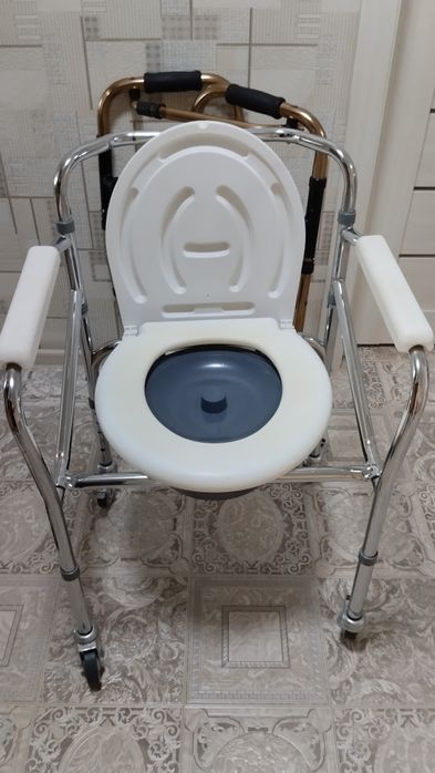 Продам биотуалет стул и ходунки