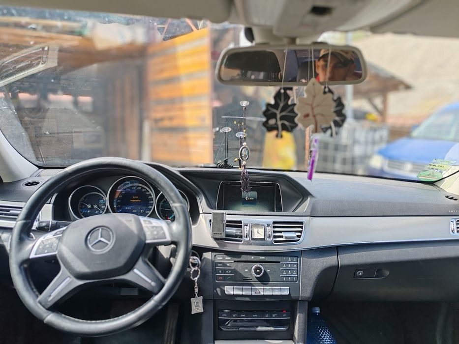 Vând Mercedes E200 fac schimb cu GLE