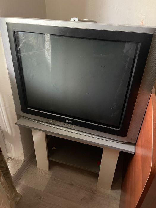 Продам телевизор 10к