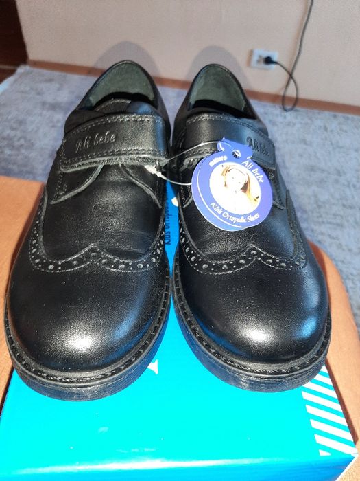 Туфли кожаные на мальчика 36 размер.