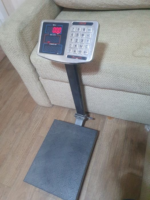 Продаю напольные  весы