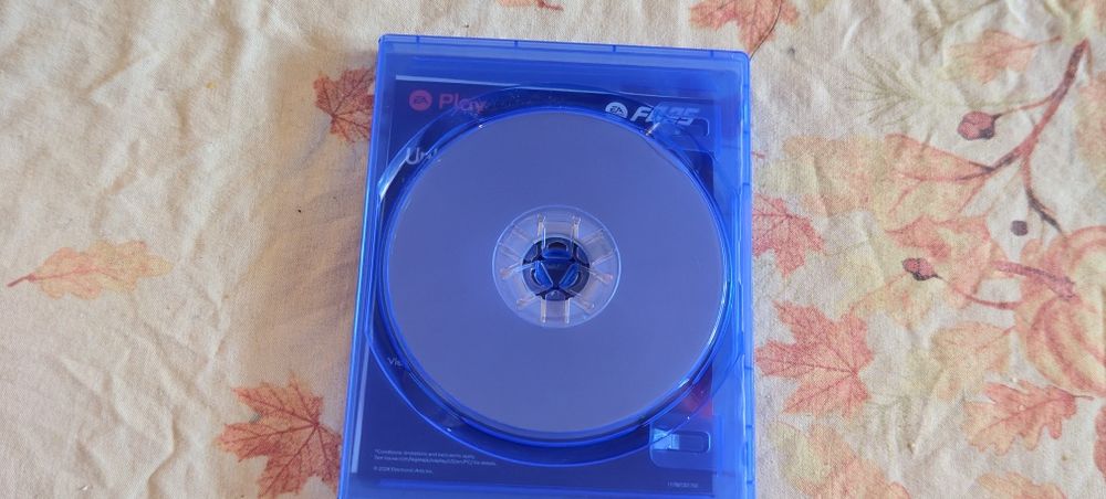 Продавам Fc25 за PS5