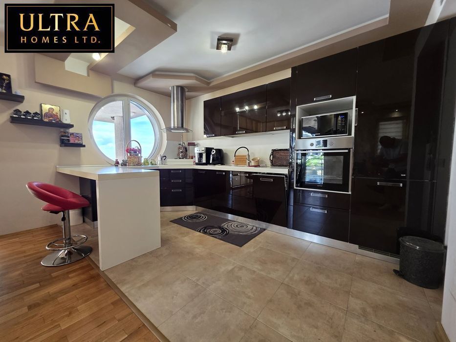 Продава се Тристаен апартамент в Бургас, Меден рудник - зона Д - 121 кв.м за 867 €/кв.м - Снимка #1