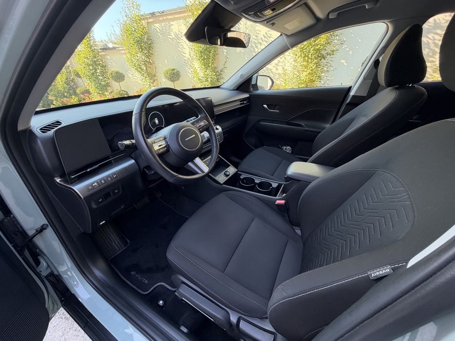 Hyundai Kona 1.6 T-GDi 138 CP 7DCT Premium+ | 13.300 km | Garanție 2030
