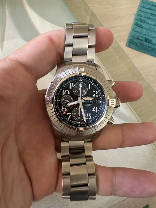 Breitling Avenger GMT 45 в ГАРАНЦИЯ