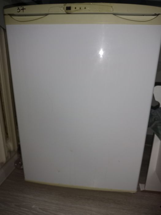 Продам морозильную камеру