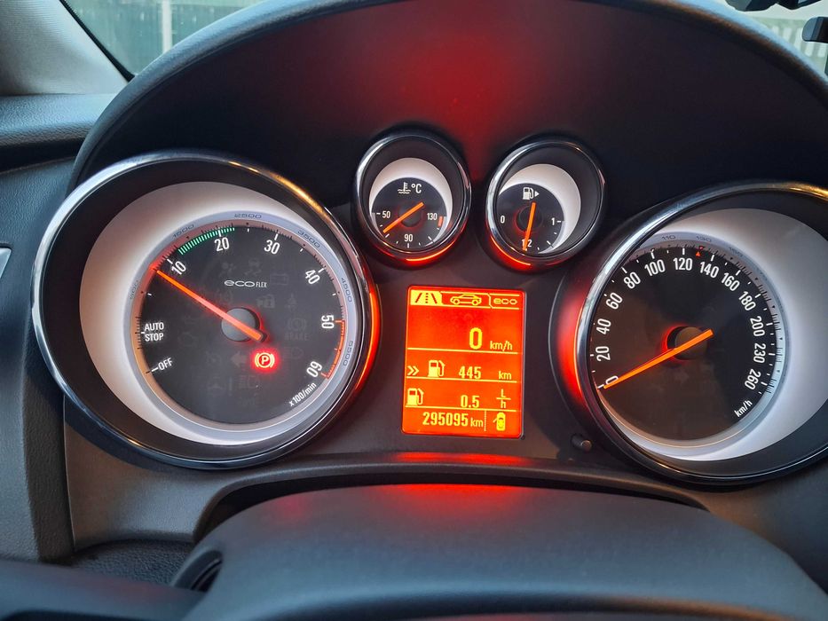Vând Opel Astra J