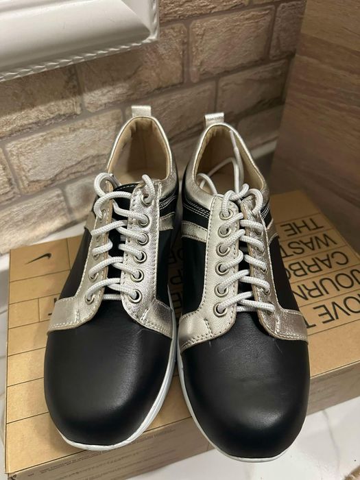 Обувки - маратонка