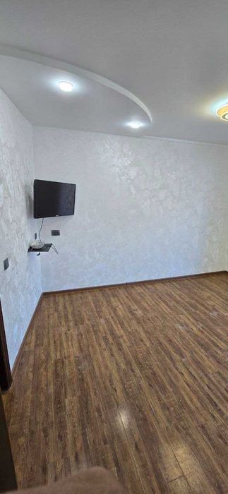 Продаётся 3х комн квартира на 2 этаже Ор-р Тожмахал