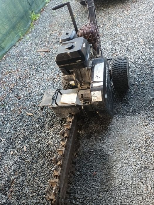 motoburgiu pamant  sapator santuri pamant