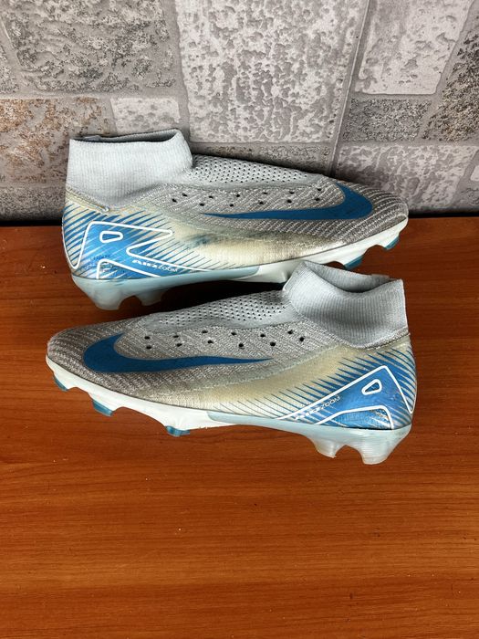 Nike mercurial.